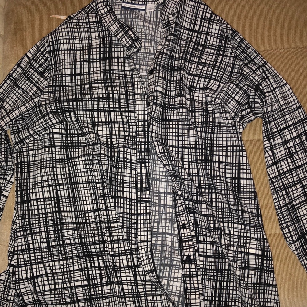 Patterned dress shirt